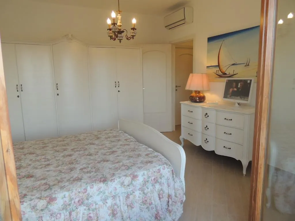 Camera Con Vista Oristano Bed & Breakfast